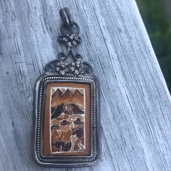 Vintage Sterling Silver Story Teller Pendant with Ornate Frame - Picture 2 of 9
